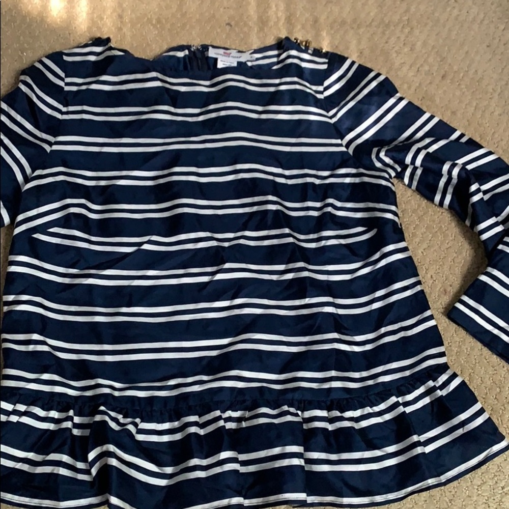 vineyard vines white and navy striped shirt